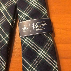 Penguin Dark Green Plaid Dress Skinny Tie NWT